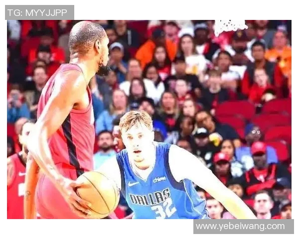 2026中国赛落户澳门,阿门和弗拉格手持26号“Macao”球衣庆祝 2026中国赛落户澳门,阿门和弗拉格手持26号“Macao”球衣庆祝